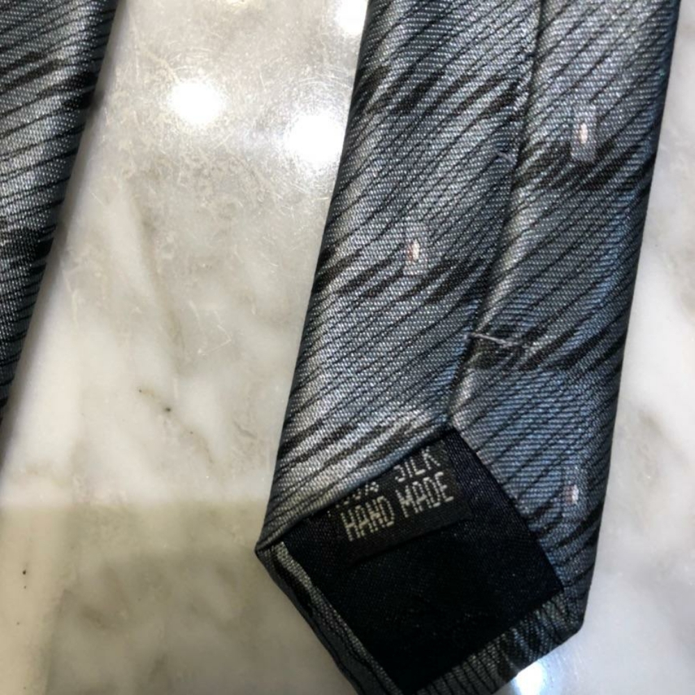 Versace tie - Picture 2 of 3